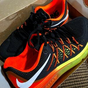 Nike Black and Orange Athletic Shoes with Modern Design